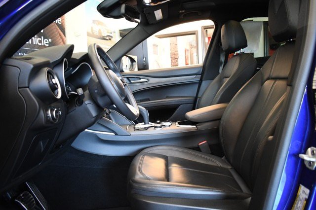 Used 2022 Alfa Romeo Stelvio Ti AWD/4WD image 27