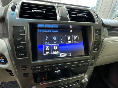 Used 2017 Lexus GX 460 Premium w/ Premium Package AWD/4WD image 20