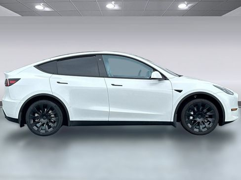 Used 2023 Tesla Model Y Long Range AWD/4WD image 6
