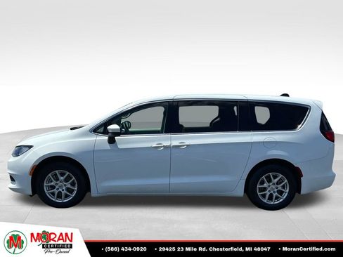 Used 2021 Chrysler Voyager LX FWD image 2
