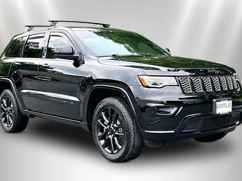 Used 2021 Jeep Grand Cherokee Laredo X AWD/4WD image 1