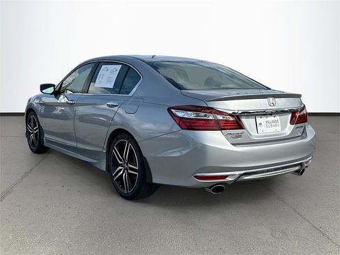Used 2017 Honda Accord Sport image 5