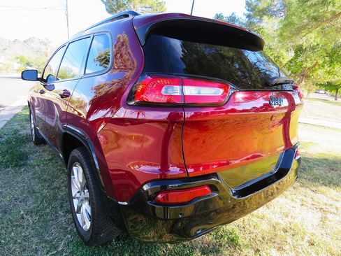 Used 2018 Jeep Cherokee Latitude image 5