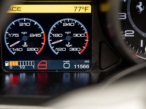 Used 2012 Ferrari 458 Spider RWD image 33