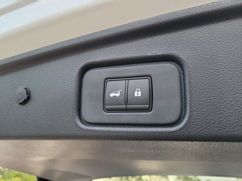 New 2026 Nissan Pathfinder SL FWD image 10