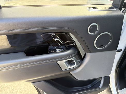 Used 2019 Land Rover Range Rover Supercharged AWD/4WD image 19