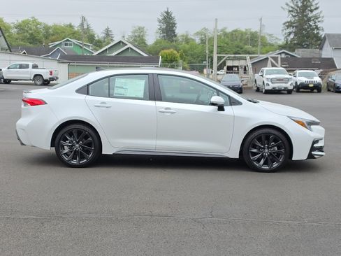 New 2026 Toyota Corolla SE w/ SE Package FWD image 7