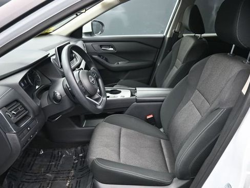 Used 2024 Nissan Rogue SV FWD image 14