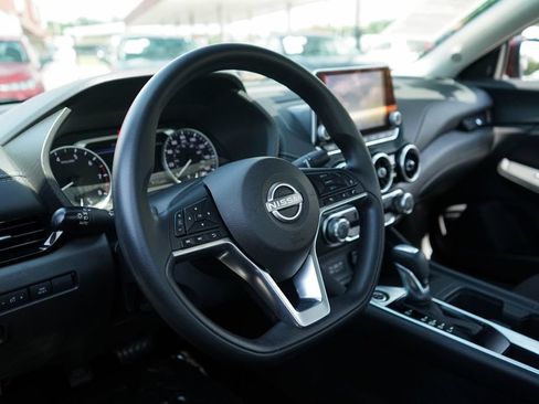 Used 2025 Nissan Sentra SV FWD image 5