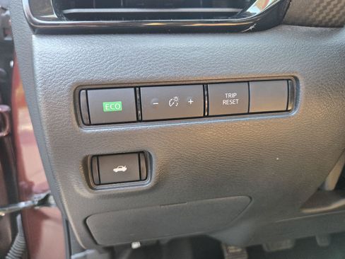 Used 2023 Nissan Sentra SV w/ SV Premium Package FWD image 15