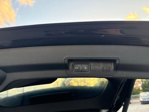 Used 2023 Ford Explorer Limited w/ Equipment Group 301A image 37