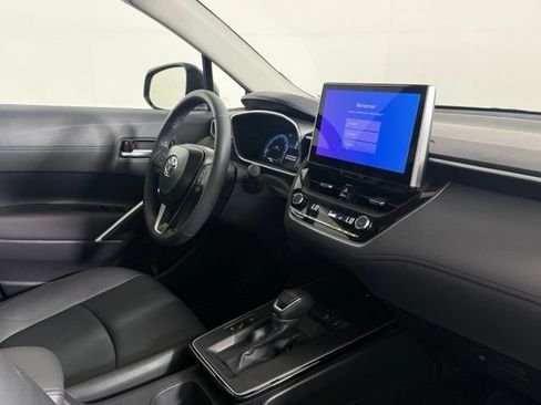 Used 2026 Toyota Corolla Cross XLE w/ Convenience Package FWD image 18