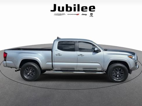 Used 2022 Toyota Tacoma SR5 w/ Technology Package RWD image 32