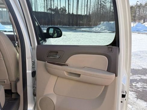 Used 2011 Chevrolet Avalanche LTZ image 14