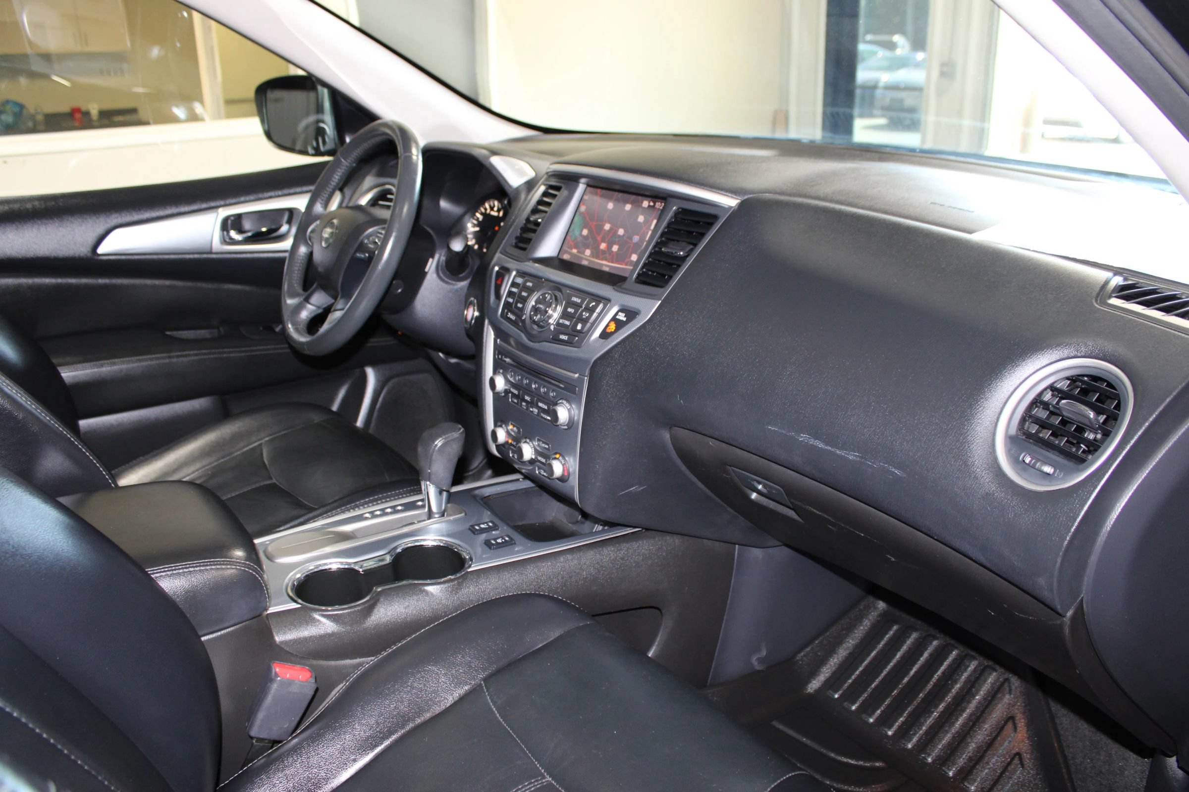 Used 2018 Nissan Pathfinder SL w/ Cargo Package FWD image 30