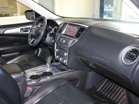 Used 2018 Nissan Pathfinder SL w/ Cargo Package FWD image 30