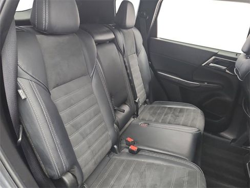 Used 2024 Mitsubishi Outlander SE image 29
