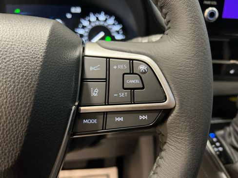 New 2026 Toyota Sienna XLE FWD image 21