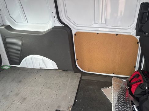 Used 2023 Ford Transit Connect XL FWD image 10