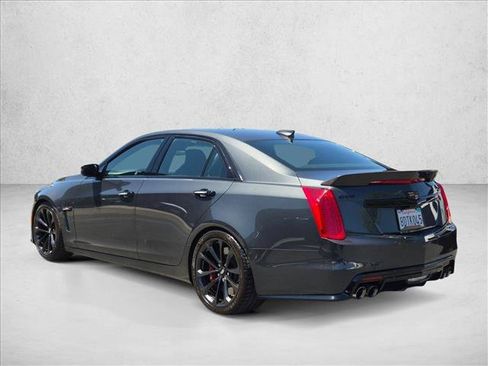 Used 2018 Cadillac CTS V w/ Luxury Package RWD image 7