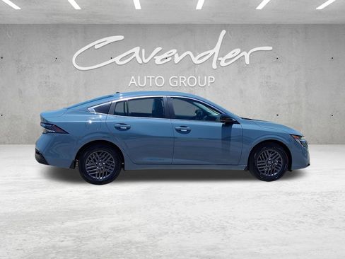 New 2026 Nissan Sentra SV w/ SV Convenience Package FWD image 18