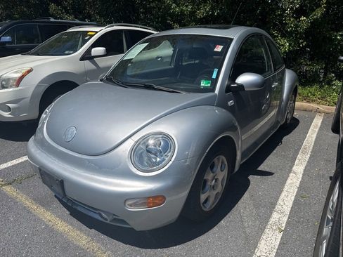 Used 2002 Volkswagen Beetle GLS FWD image 2