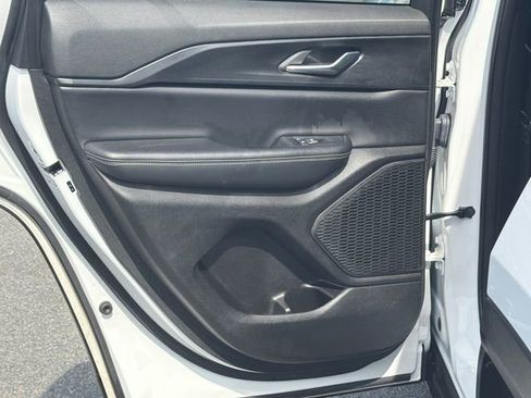 Used 2024 Jeep Grand Cherokee Altitude AWD/4WD image 21