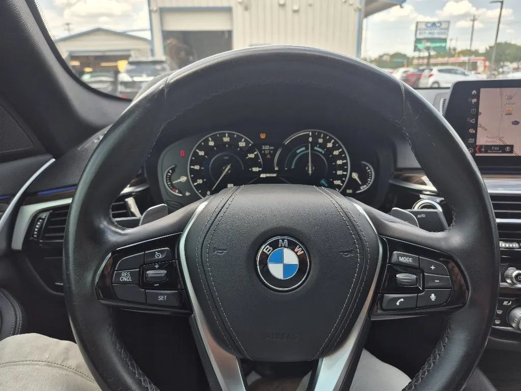 Used 2019 BMW 530e w/ Convenience Package RWD image 34