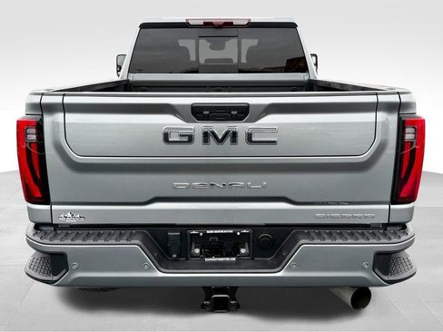 Used 2024 GMC Sierra 2500 Denali Ultimate image 12