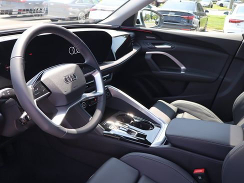 Used 2025 Audi Q5 Premium Plus w/ Premium Plus AWD/4WD image 11