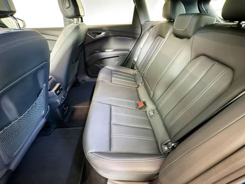 Used 2024 Audi Q4 e-tron Premium w/ Convenience Package image 22