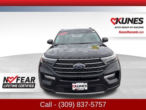 Used 2022 Ford Explorer XLT w/ Equipment Group 202A AWD/4WD image 2