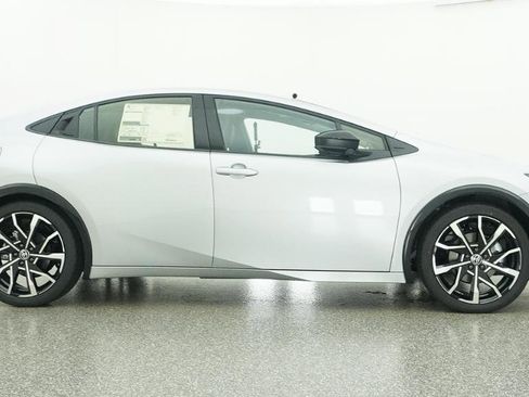 New 2026 Toyota Prius Plug-In Hybrid FWD image 30