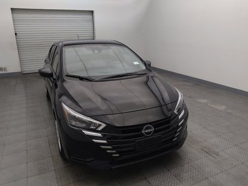 Used 2025 Nissan Versa S w/ Trunk Package image 14