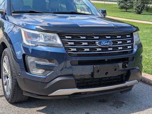 Used 2017 Ford Explorer Limited w/ Equipment Group 303A AWD/4WD image 13