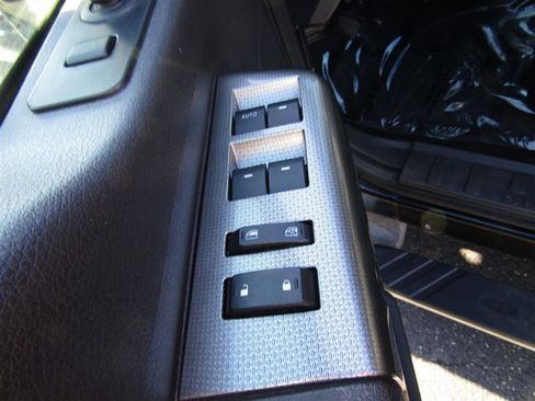 Used 2009 Ford F250 FX4 image 11