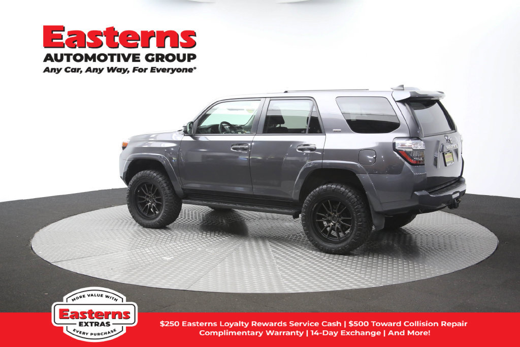 Used 2017 Toyota 4Runner SR5 AWD/4WD image 64
