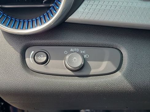 New 2026 Chevrolet Trax LT w/ Midnight Edition FWD image 23