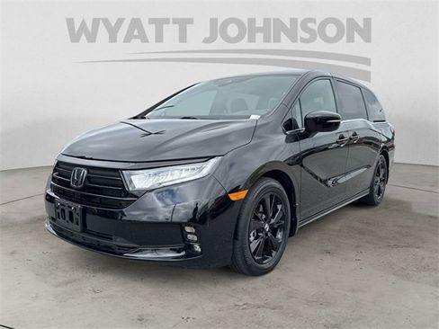 Used 2023 Honda Odyssey Sport image 1