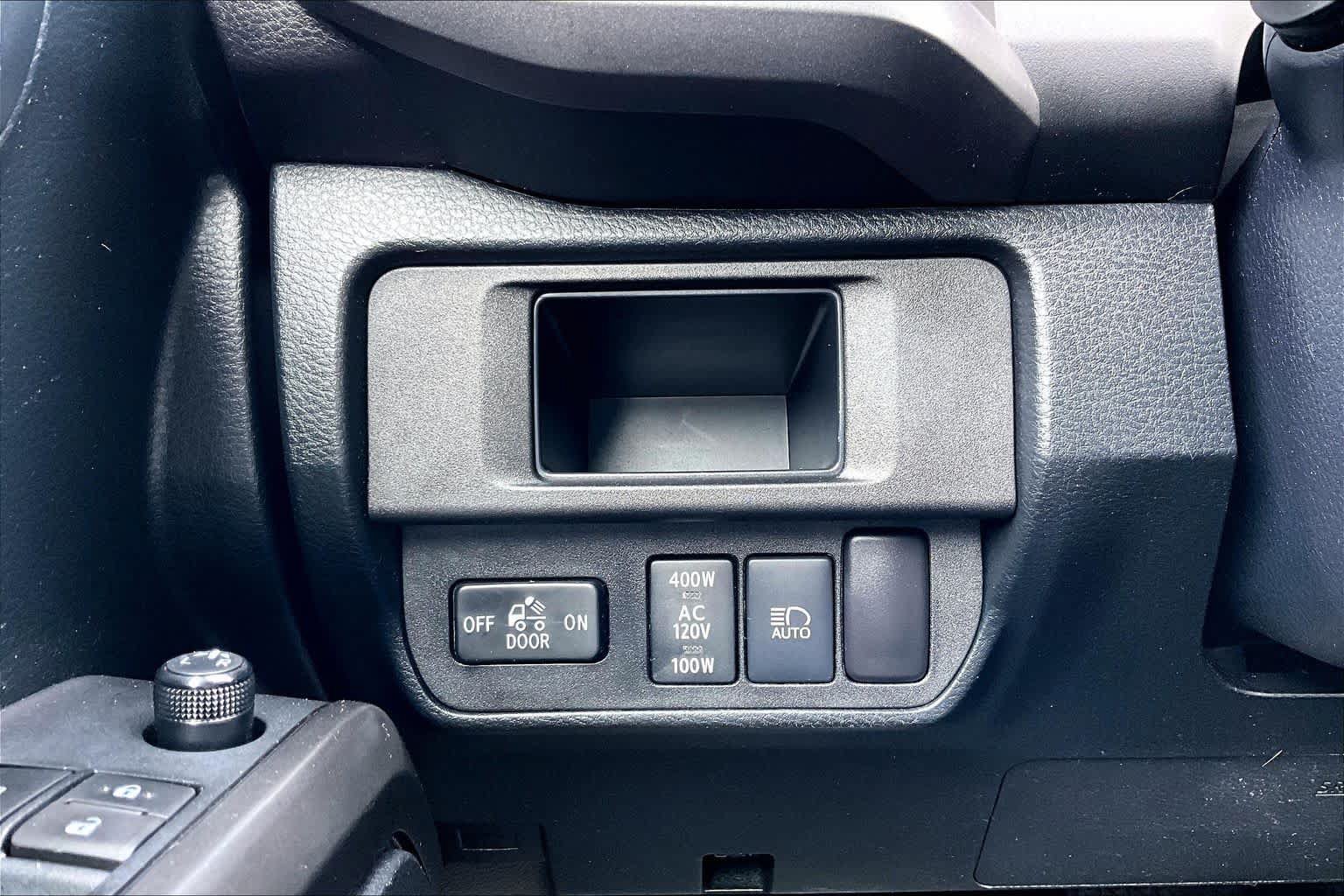 Used 2019 Toyota Tacoma TRD Sport w/ Technology Package AWD/4WD image 36