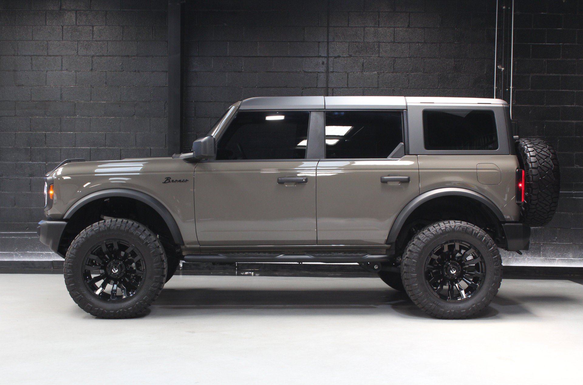 Used 2025 Ford Bronco 4-Door AWD/4WD image 22