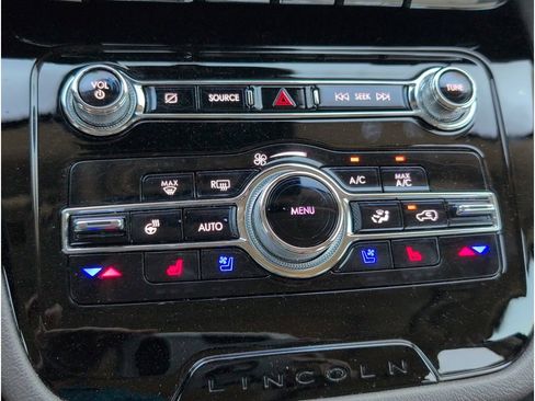 Used 2022 Lincoln Corsair Reserve w/ Luxury Package image 15