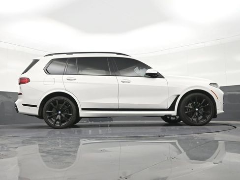 Used 2022 BMW X7 xDrive40i w/ M Sport Package AWD/4WD image 29