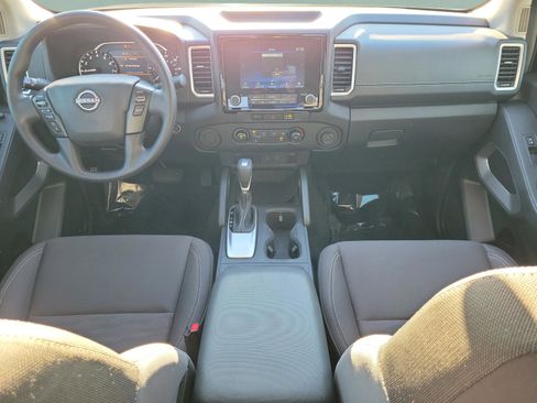 Used 2024 Nissan Frontier SV image 14
