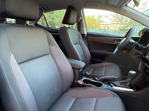 Used 2018 Toyota Corolla LE image 19