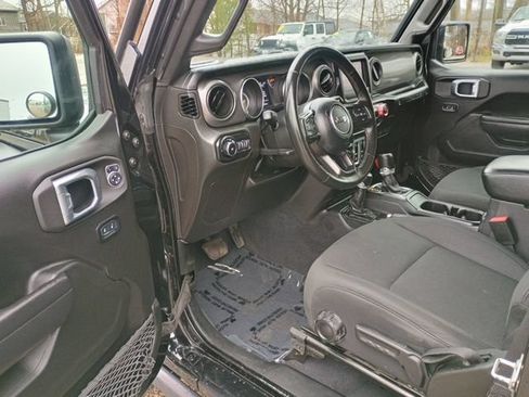 Used 2022 Jeep Wrangler Sport AWD/4WD image 19