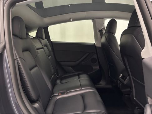 Used 2021 Tesla Model Y Long Range AWD/4WD image 21