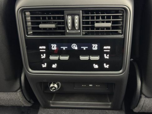 Used 2024 Porsche Cayenne Turbo image 41