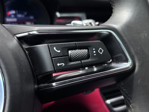 Certified 2025 Porsche Macan S AWD/4WD image 17