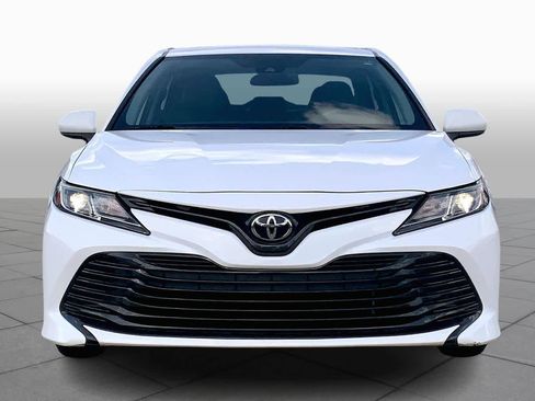 Used 2019 Toyota Camry LE image 4